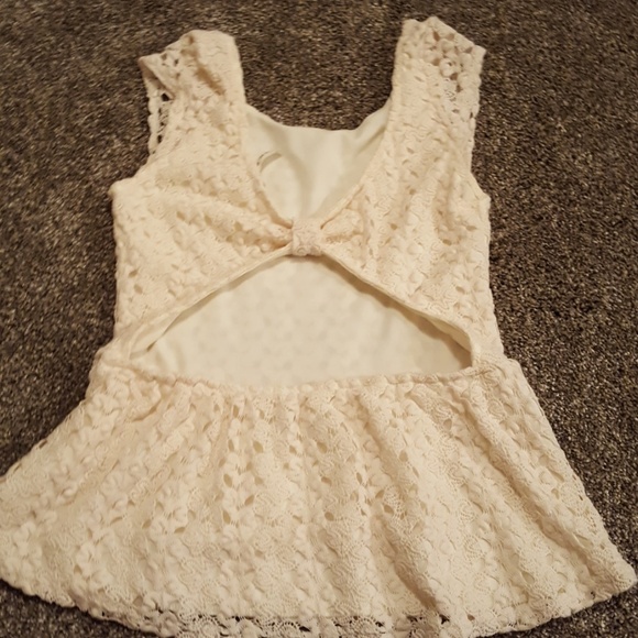 Cream lace peplum top - Picture 2 of 2